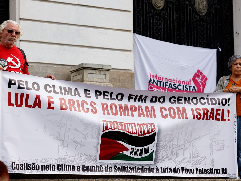 Prefeito Eduardo Paes pede a Lula para Rio ser sede do Brics.