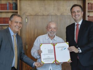 Ministro Alexandre Silveira defende Pacheco como candidato ao governo de Minas.