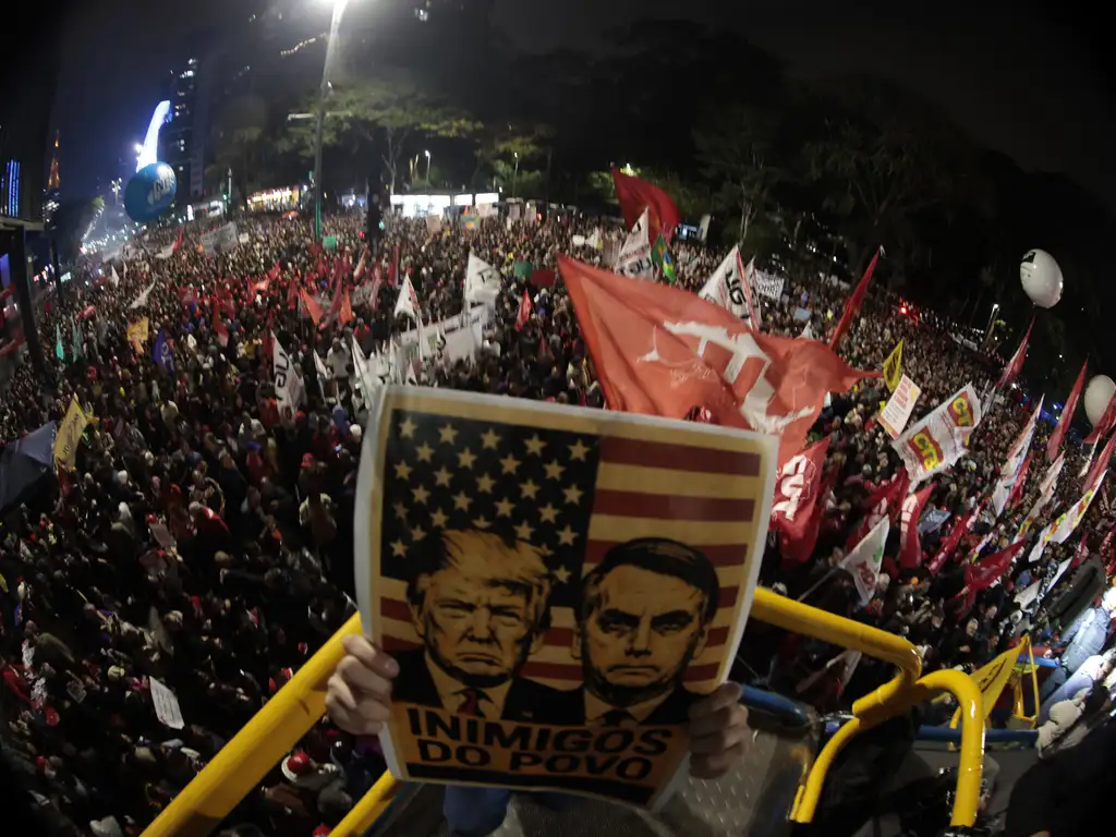 Embate político sobre tarifas de Trump e produtos brasileiros