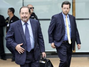 Polêmica sobre saída de Wajngarten e críticas a Michelle Bolsonaro.