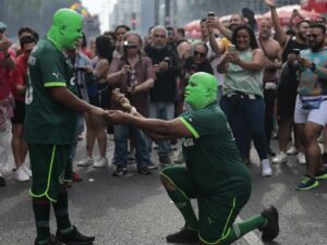 Gráfico mostrando aumento da rejeição a casamento LGBT+ no Brasil.