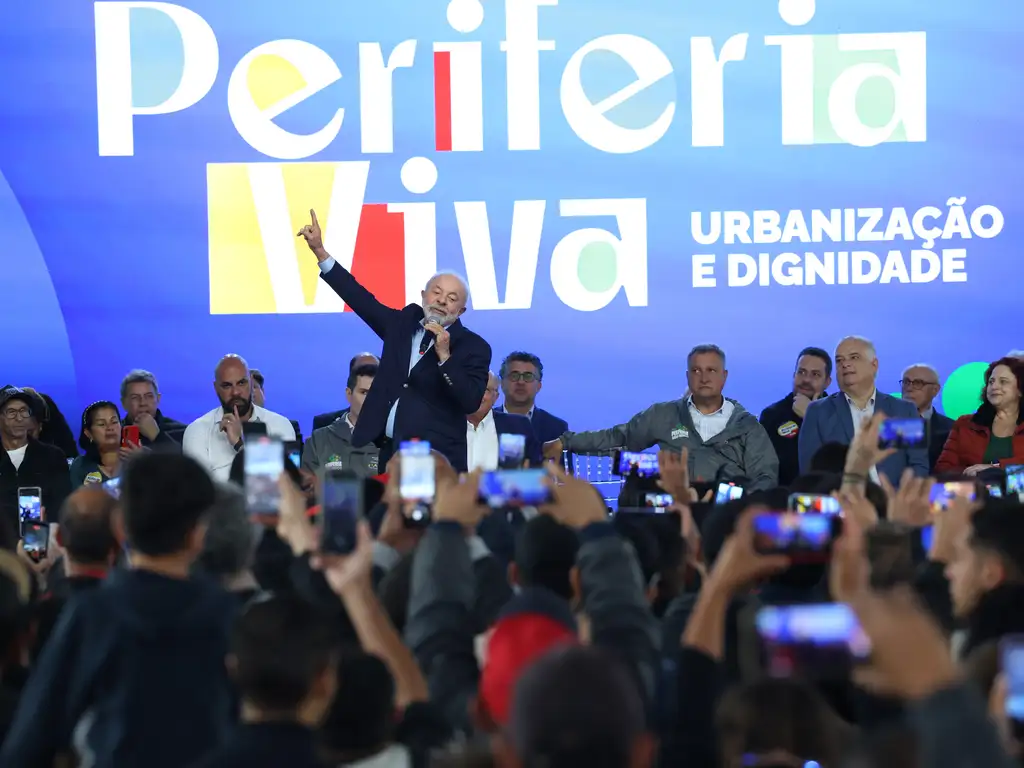** Governadores criticam Lula pela política externa e tarifaço.