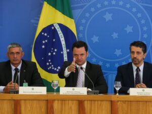 Coronel Antônio Aginaldo de Oliveira e Carla Zambelli em Israel.