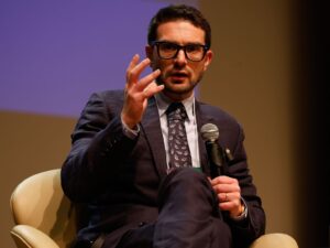 "Banco do Brasil denuncia Eduardo Bolsonaro por notícias falsas."
