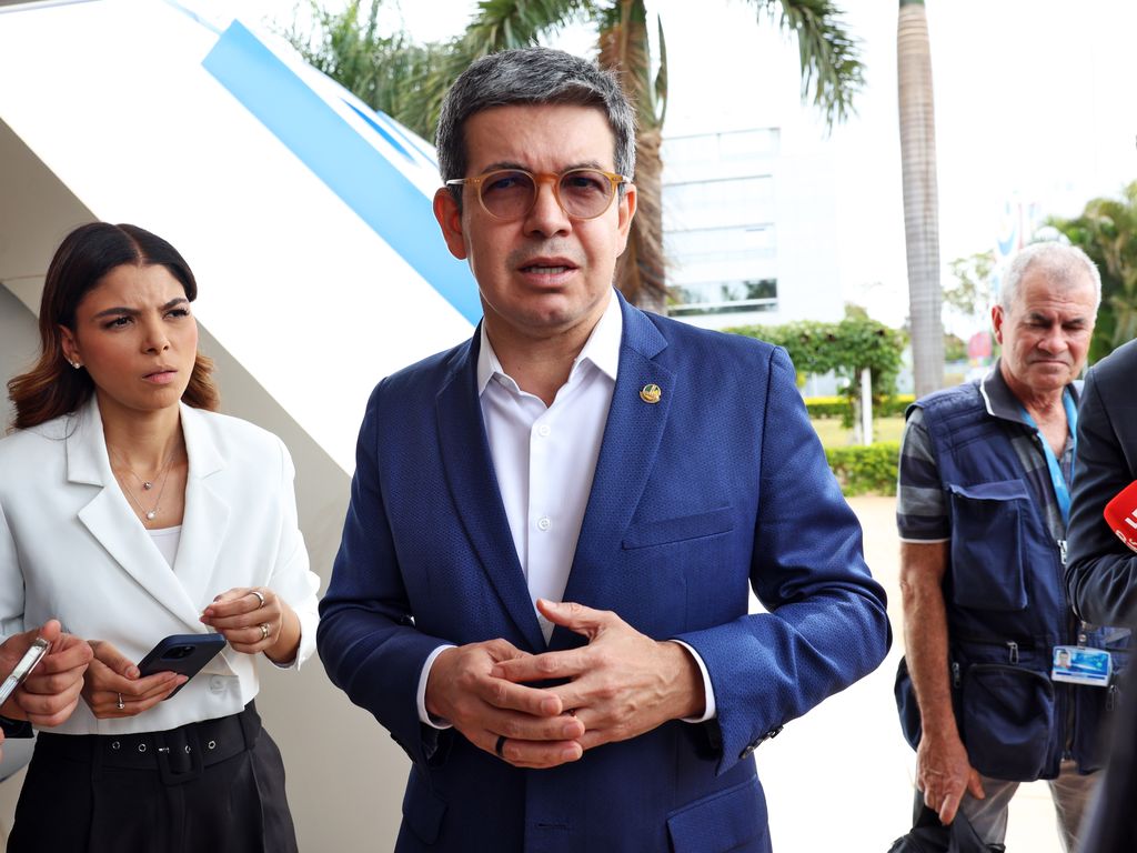 EUA criticam direitos humanos no Brasil, gerando tensões diplomáticas.