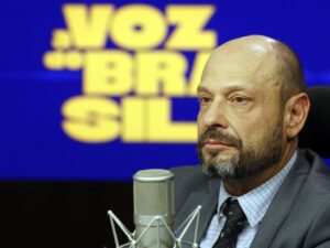 Senado aprova medida para revisão de benefícios do INSS.