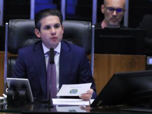"Isenção de Imposto de Renda para quem ganha até R$ 5 mil."