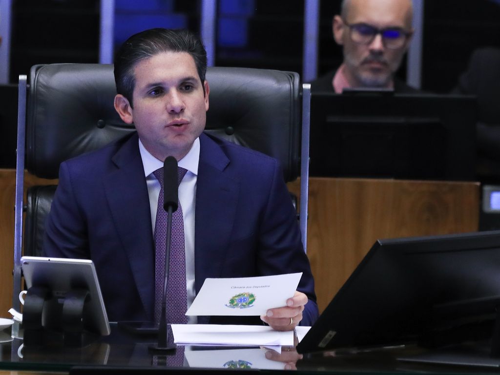 "Isenção de Imposto de Renda para quem ganha até R$ 5 mil."
