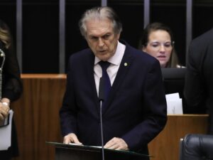 Luciano Bivar e Antonio Rueda em debate sobre corrupção no União Brasil.