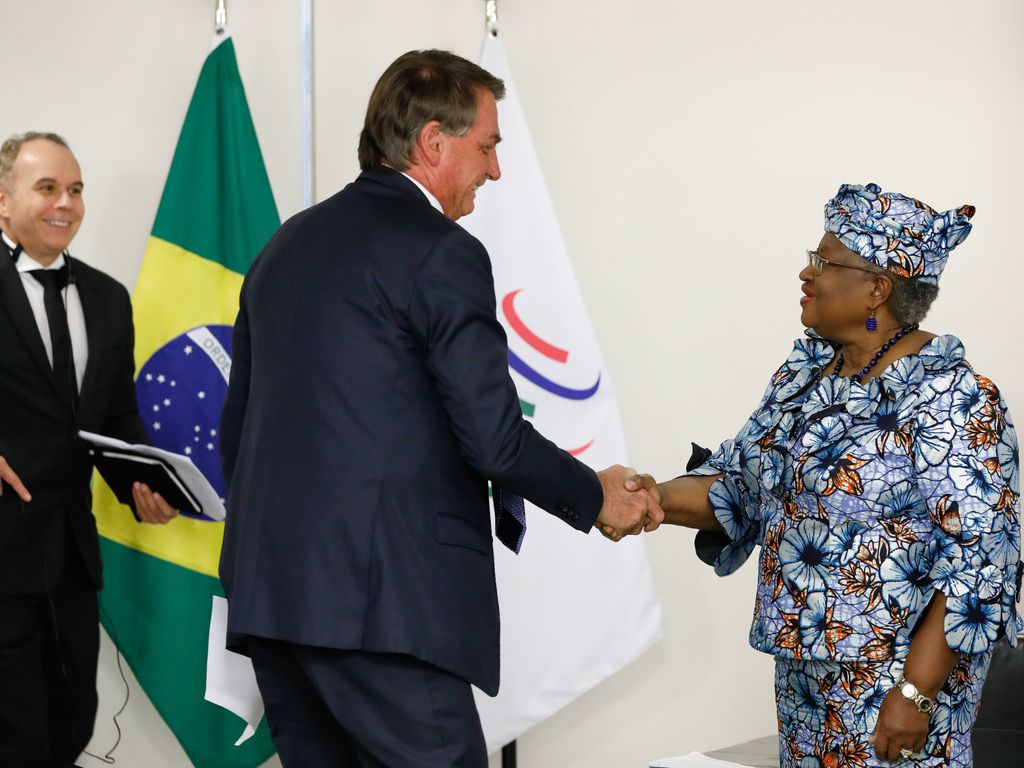 ** Brasil contesta tarifas de Trump na OMC sobre comércio.