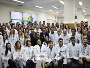 "Ministro Padilha discute o programa Mais Médicos e sanções dos EUA."