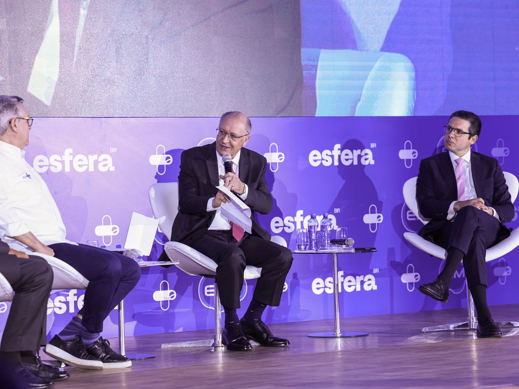 Presidente da Câmara critica obstrução nas sessões legislativas.