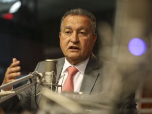 ** Ministro Rui Costa discute regulação de big techs no Brasil.