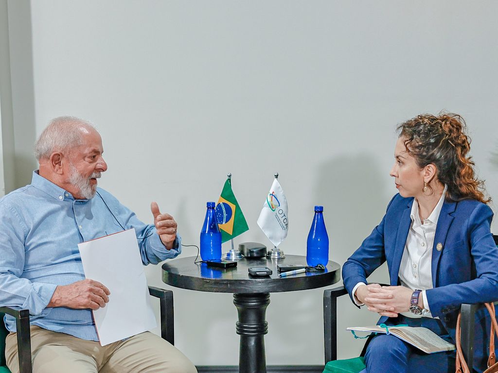 Lula na cúpula da Otca reforçando compromisso com a Amazônia.