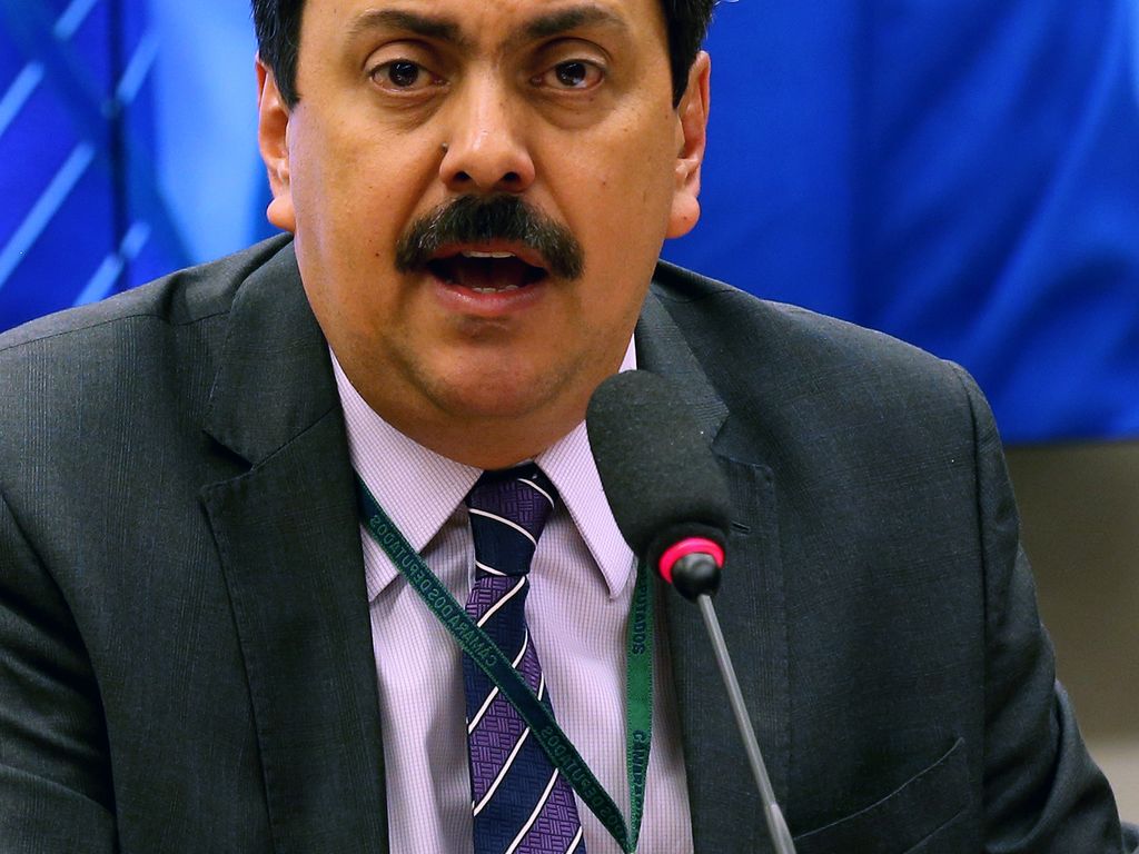 Debate na Câmara sobre o fim do foro privilegiado avança.