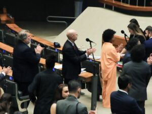 Programa Gás do Povo oferece gás gratuito para famílias de baixa renda.