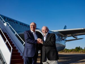 ** Avião da FAB com vice-presidente Alckmin na Colômbia apresenta falhas.