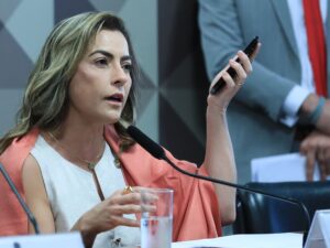 Senador Alessandro Vieira discute a PEC da Blindagem no Senado.