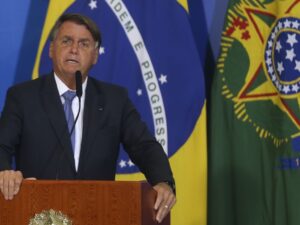 Familiares de Jair Bolsonaro em ato de 7 de setembro, durante julgamentos.