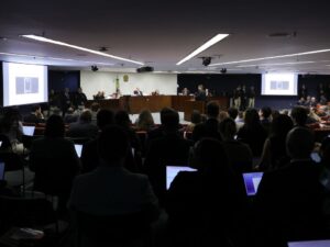 Julgamento de Bolsonaro no STF sobre tentativa de golpe.