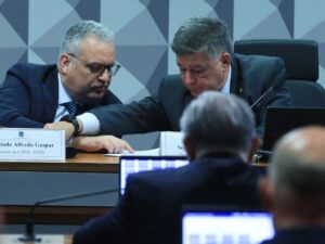 ** Esposas de empresários convocadas na CPMI do INSS por fraudes.