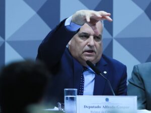 ** Careca do INSS prestando depoimento na CPMI sobre descontos ilegais.