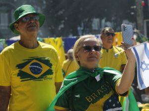 ** Manifestação em Copacabana com 42 mil apoiadores de Jair Bolsonaro.
