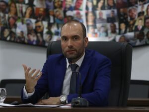 Julgamento de generais envolvidos em tentativa de golpe.
