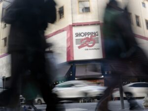 "Protesto contra negociação de terras públicas em SP"