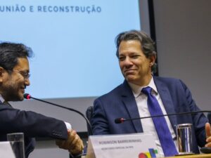 ** Ministro da Fazenda Haddad discute nova lei contra devedores.