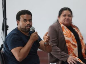 "Ministro Paulo Teixeira discute lei sobre terras públicas em SP"