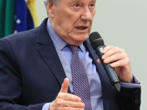 ** Ministro da Justiça Ricardo Lewandowski recebe visto para ONU.