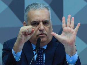 A saída da União Brasil e Progressistas do governo Lula.