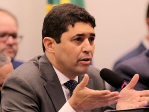 ** Wagner Rosário em audiência na Alesp sobre urnas eletrônicas.