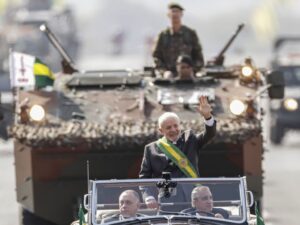 ** Desfile cívico-militar de 7 de setembro transmitido pela TV Brasil.