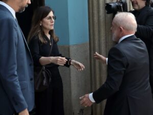 Lula comenta sobre julgamento de Jair Bolsonaro, defende justiça.