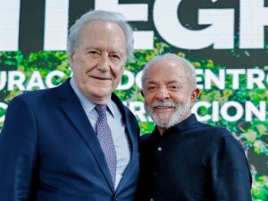 ** Lula discursa em Manaus sobre preservação da Amazônia.