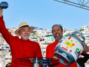 Presidente Lula lança Programa Gás do Povo em BH para famílias de baixa renda.
