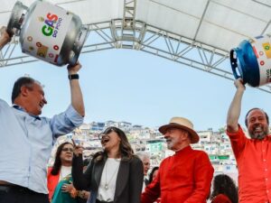 Mobilização popular contra anistia pedida por Lula para defender a democracia.