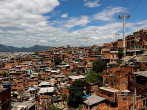 ** Ministro Moraes exige detalhes sobre operação letal no Rio.