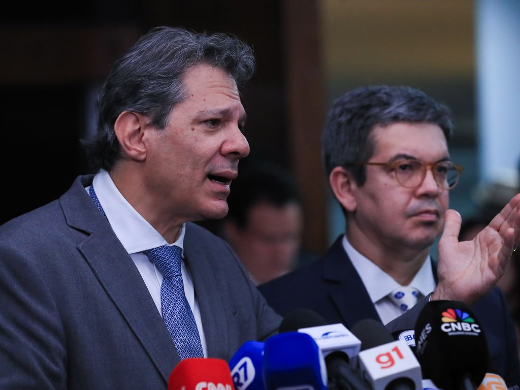 Estudo sobre tarifa zero no transporte público brasileiro por Fernando Haddad.