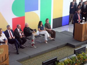 Guilherme Boulos assume Secretaria-Geral com firmeza e diálogo.