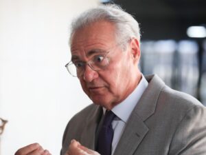 Imagem representando a isenção do Imposto de Renda vista como vitória do governo.