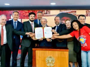 "Lula defende urgência na MP 1303/25 sobre tributação de investimentos."
