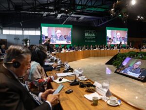 "Marina Silva discute licença de perfuração na Foz do Amazonas"