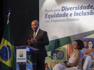 Homem condenado por injúria racial contra Silvio Almeida
