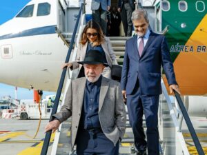 Lula se prepara para escolher sucessor de Barroso no STF.