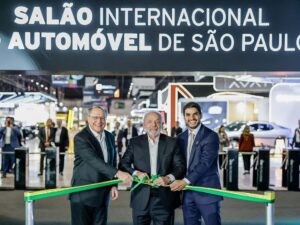 ** Lula celebra redução de tarifas de Trump sobre produtos brasileiros.