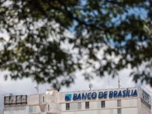 ** Investimento de R$ 1 bilhão do Grupo União Brasil no Banco Master.