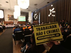 Câmara de São Paulo aprova perdão de dívidas de IPTU para teatros e igrejas.